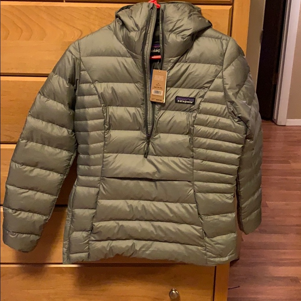 Patagonia down sweater hoodie